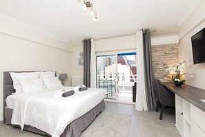 Ferros/tábuas de passar roupa, Wi-Fi, roupa de cama