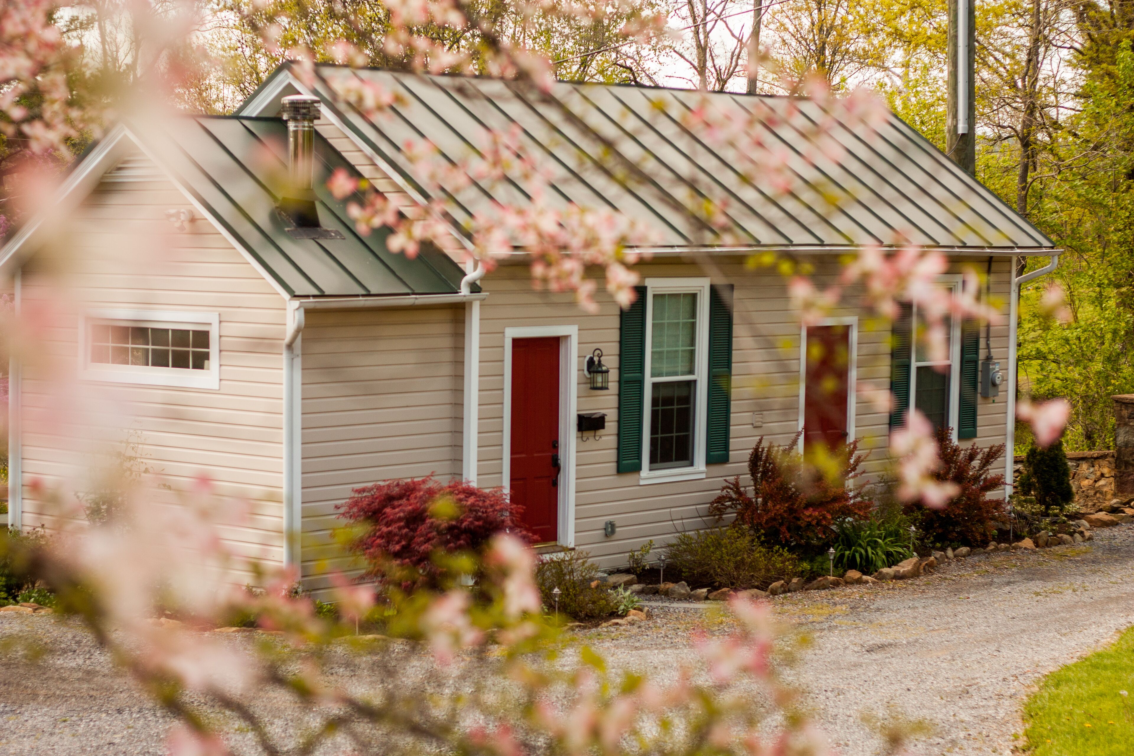 Historic Artist's Cottage on 5 Acre Property Near Blue Ridge Mts. and Wineries