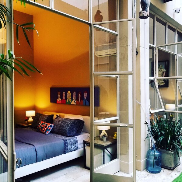 2 bedrooms, in-room safe, desk, iron/ironing board - Prime Recoleta Newly Remodeled Safe & Secure (Buenos Aires)