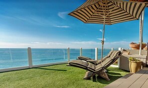 Unclassified image, 2 of 27, button