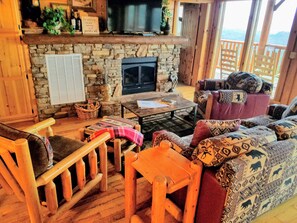 Smart-tv, pejs, dvd-afspiller, bordfodbold