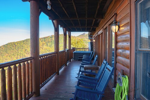 A+ Views & Location! Parkway, Dollywood / Hot Tub Games Pet Friendly Resort Pool