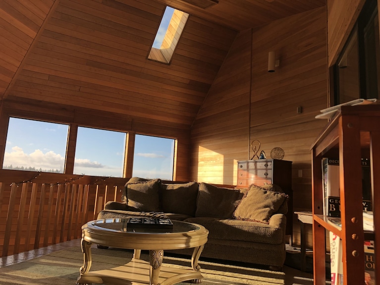 Golfer's Heaven Lodge: Deck, Mtn Views & Putting Green, 8 Min To Bandon Dunes - Bandon, OR