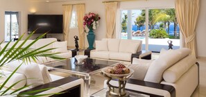 บริเวณนั่งเล่น