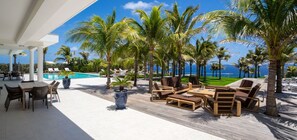 สระว่ายน้ำ