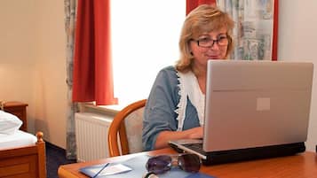 Babybetten, Zustellbetten, kostenloses WLAN