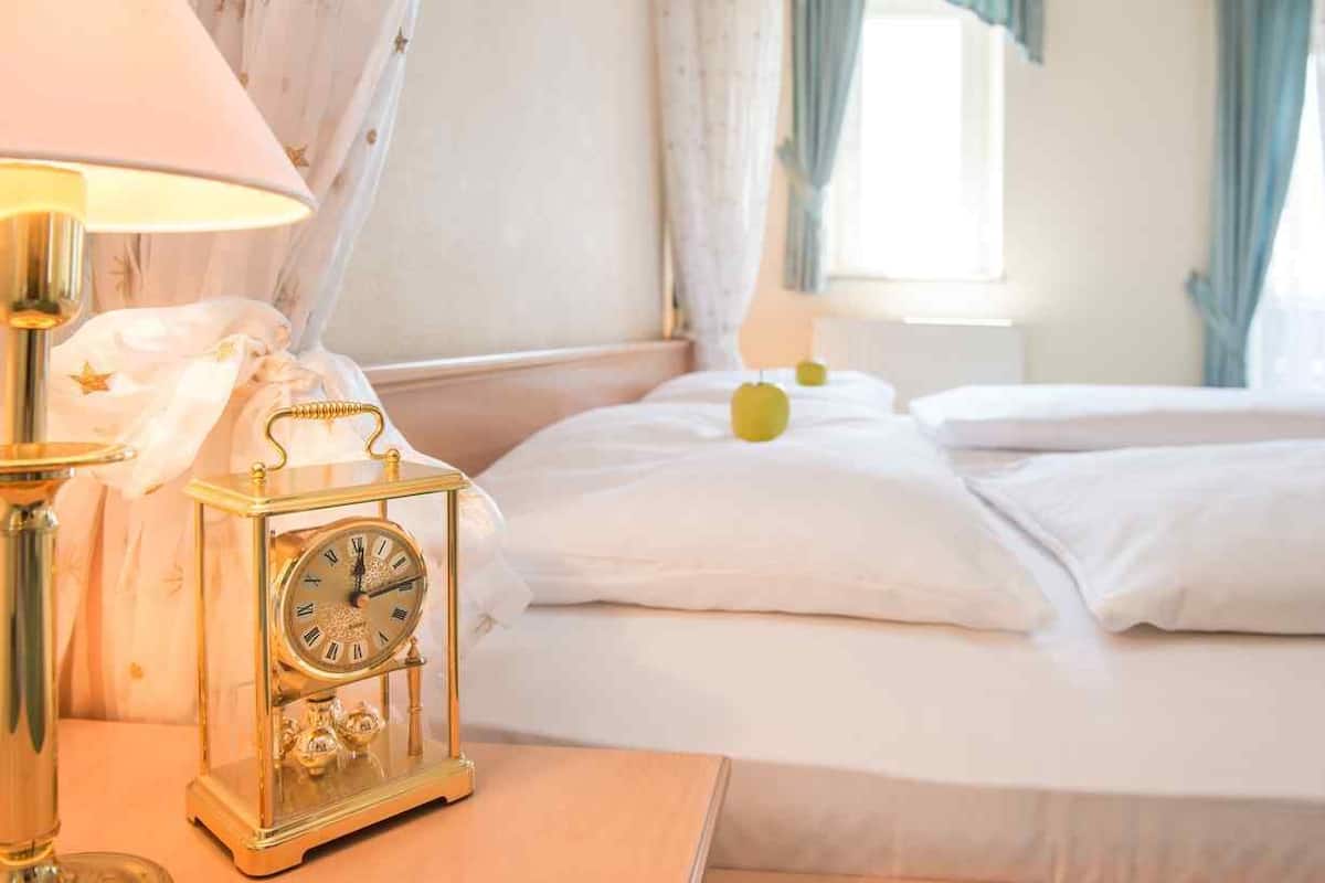 1 bedroom, individually furnished, desk, laptop workspace