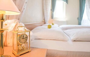 Individually furnished, desk, laptop workspace, blackout drapes - Hotel & Gasthof Wolfringmühle (Fensterbach)