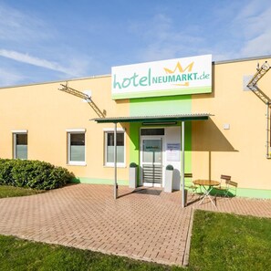 Exterior - Hotel Neumarkt (Berg)