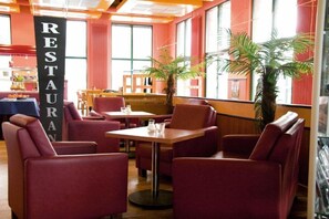 Dining - Hotel Neumarkt (Berg)