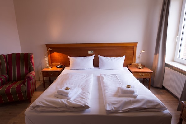 Double Room | Hypo-allergenic bedding, in-room safe, blackout drapes, free WiFi