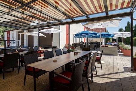 Terrace/patio. Landgasthof Birkel