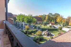 Unclassified image, 5 of 23, button - Bartholomäus (Zeitlarn)
