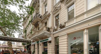 Art Suites on Deribasovskaya 10