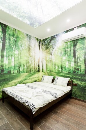 Standard Apartment, Non Smoking | Iron/ironing board, free WiFi, bed sheets - Art Suites on Deribasovskaya 10 (Odesa)