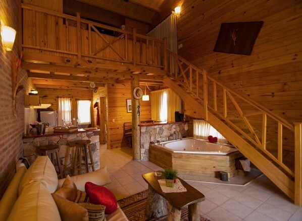 Honeymoon Cabin, 1 King Bed, Non Smoking, Private Bathroom (Grand Paradise C) | Private spa tub