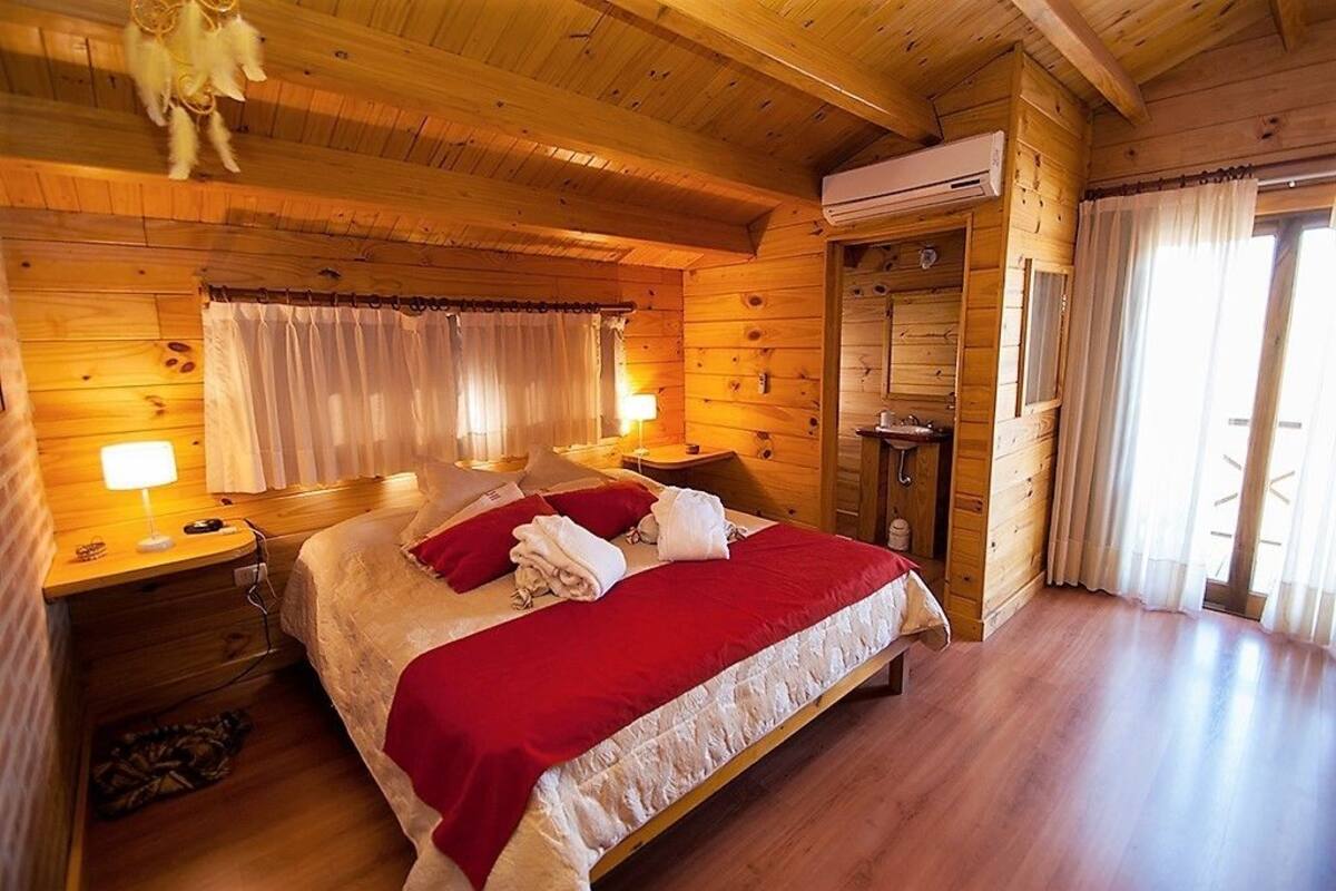 Romantic Cabin, 1 King Bed, Non Smoking, Balcony (Romantic Balcony A) | In-room safe, blackout drapes, iron/ironing board (on request)