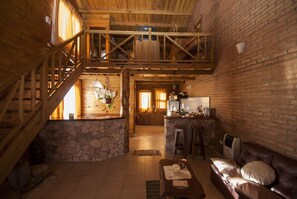 Deluxe Cabin, 1 Queen Bed, Non Smoking, Private Bathroom (Romantic Luxury C) | Living room