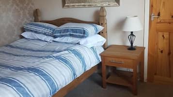 Apartment, 2 Bedrooms | 2 bedrooms, iron/ironing board, free WiFi, bed sheets