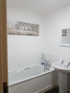 Bathroom - Langley Apartment (Inverness)