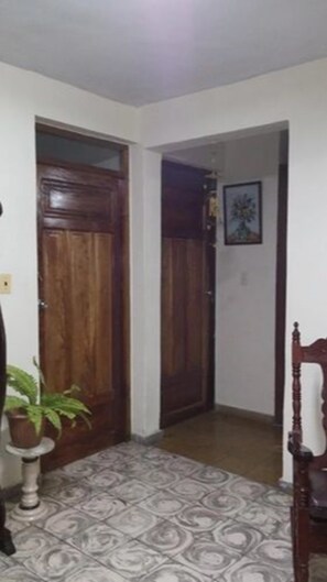 Couette en duvet d'oie, rideaux occultants, fer et planche à repasser