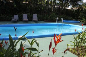 Outdoor pool - Hotel Destinos Arenal (La Fortuna)
