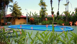 Outdoor pool - Hotel Destinos Arenal (La Fortuna)