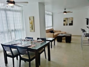 In-room dining - Deluxe Apartment Avenida Balboa (Panama City)