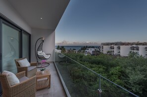 Royal-Apartment, 1 Schlafzimmer, Whirlpool, Meerblick | Balkon