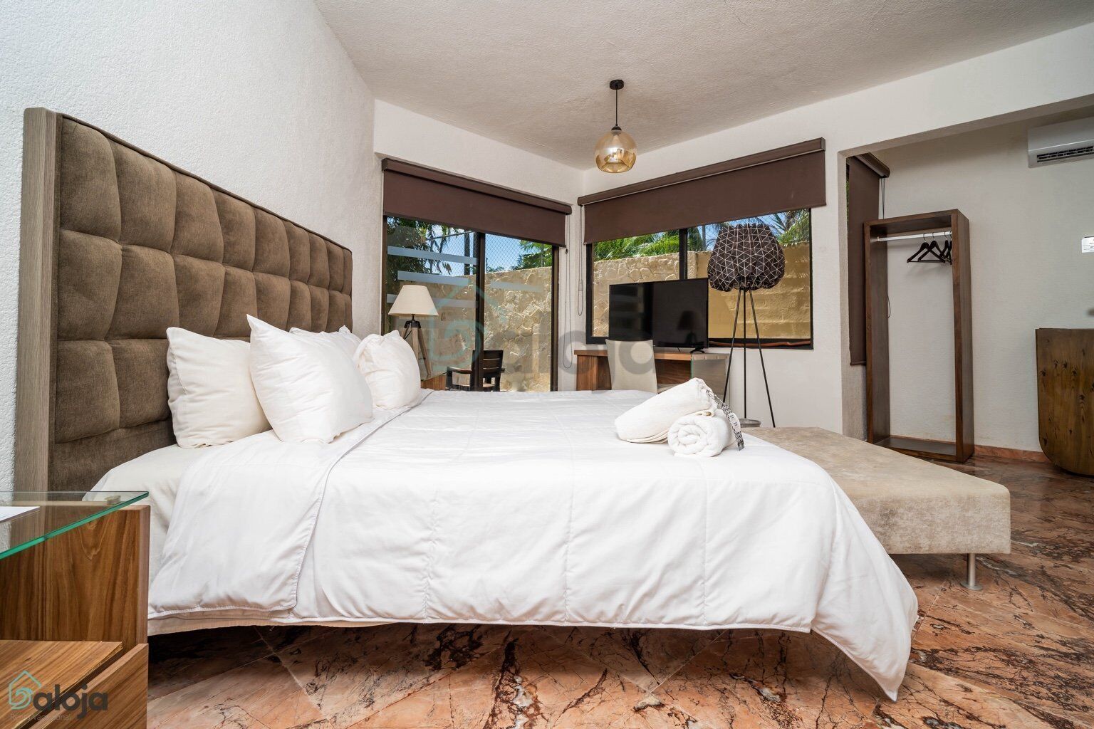 Topaz Suite | In-room safe, desk, blackout drapes, soundproofing