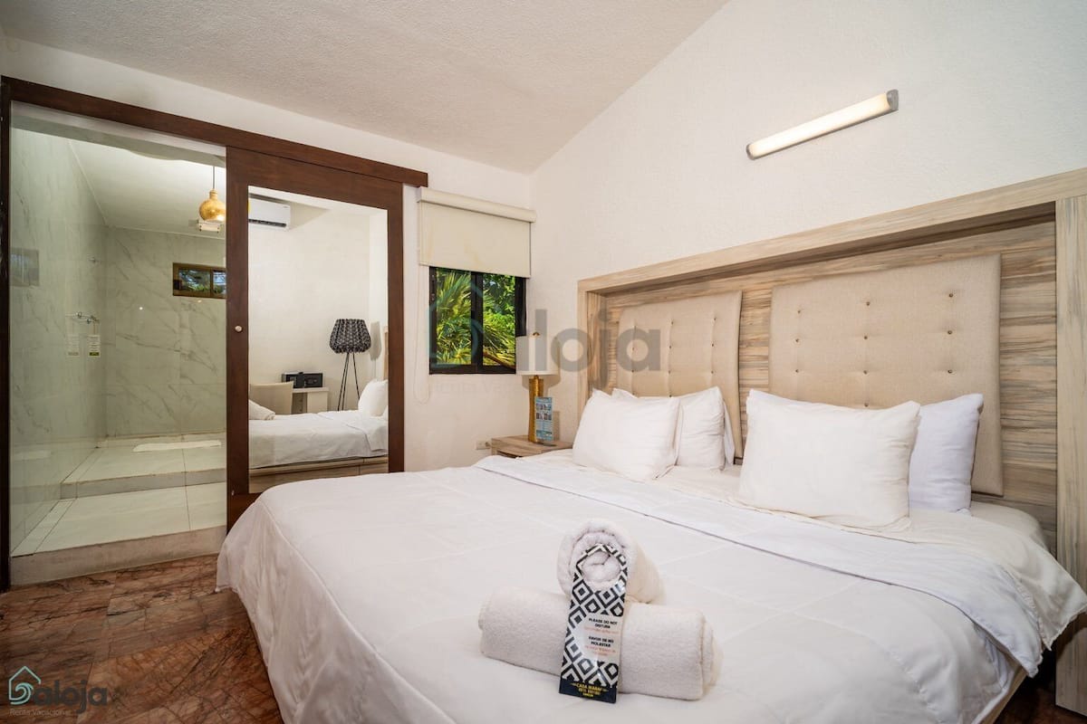 Yellow Diamond Suite
