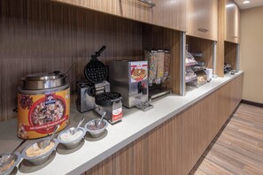 Free daily buffet breakfast  - TownePlace Suites by Marriott St. Louis Edwardsville, IL (Edwardsville)
