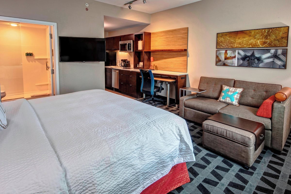 Desk, iron/ironing board, free cots/infant beds, free WiFi