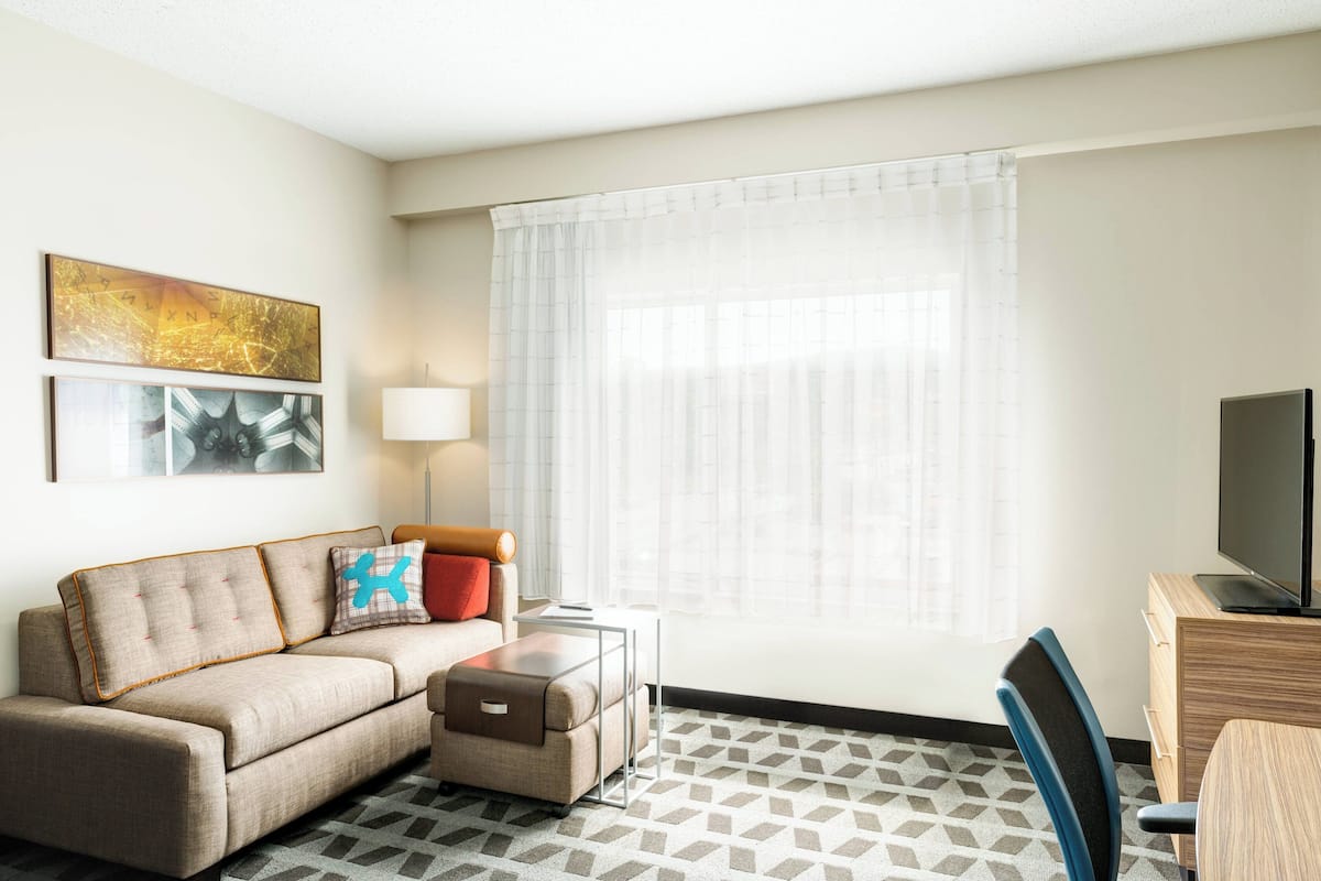 Suite, 1 habitación | Escritorio, tabla de planchar con plancha y cunas gratuitas