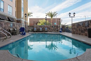 Outdoor pool - Residence Inn by Marriott Phoenix Mesa East (Mesa)