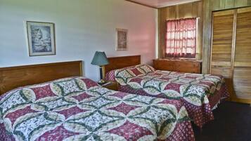 1 chambre, fer et planche à repasser, Wi-Fi gratuit, draps fournis