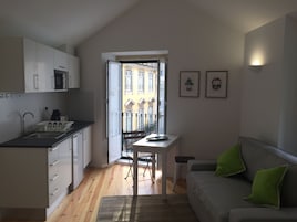 Estúdio, sacada | Sala de estar | TV LED