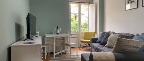 Standard Apartment, 1 Bedroom | Living room