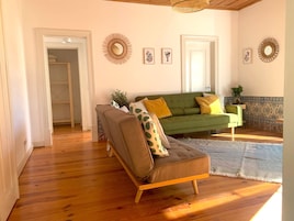 Apartamento superior, 3 quartos | Sala de estar