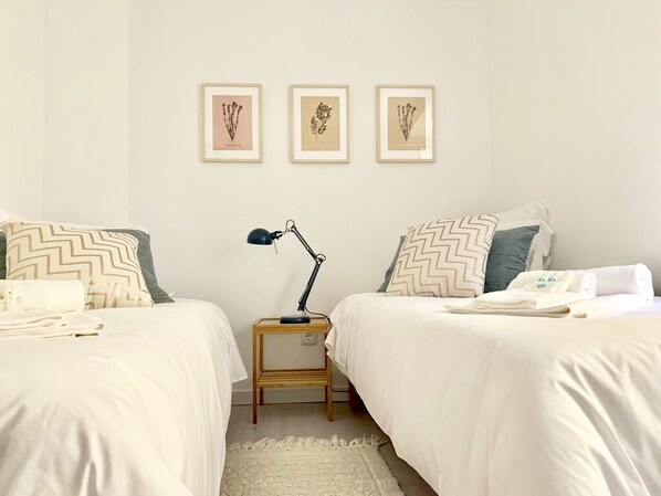 Standard Apartment, 1 Bedroom | 1 bedroom, iron/ironing board, cribs/infant beds, free WiFi