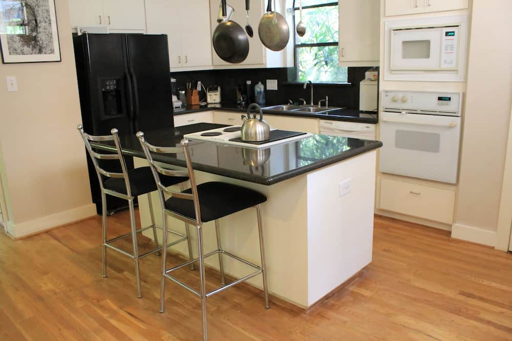 Modern B & B