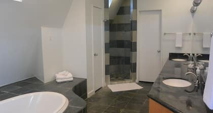 Modern B & B