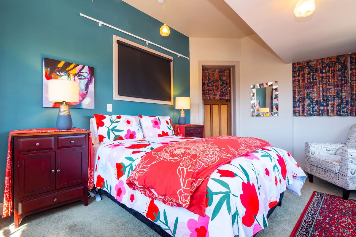 Decoración personalizada, muebles diferentes y escritorio
