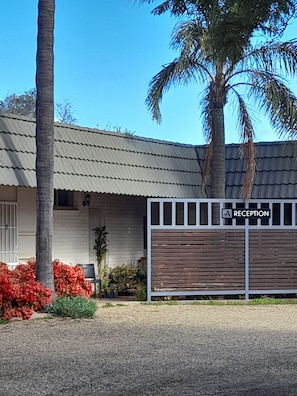 Reception - Aromet Motor Inn (Temora)