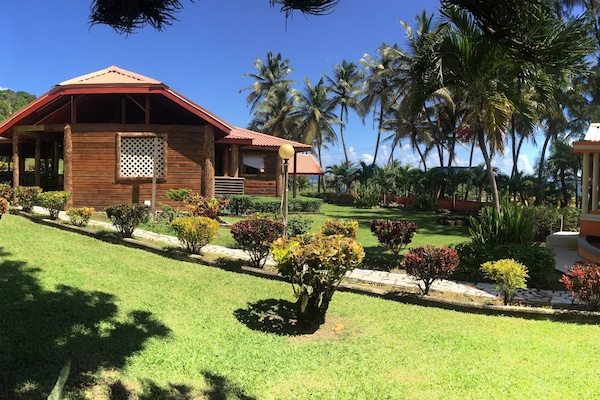 Comfort Twin kamer, 2 eenpersoonsbedden, uitzicht op bergen | Woonruimte | Een televisie