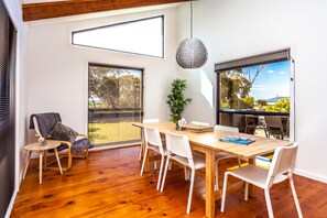 Dining - Beach Haven Scamander <br>Unlimited Wifi (Scamander)