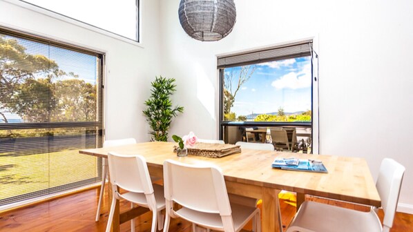 Dining - Beach Haven Scamander <br>Unlimited Wifi (Scamander)