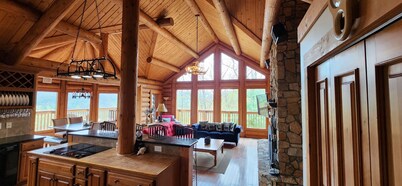 Log Home with Mountain view VERY PRIVATE!  Spa Sauna & Hot Tub "The Love Nest"