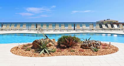 *Immaculate Ocean Front Condo w/great Rates at the Sunglow* in Daytona Beach