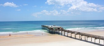 *Immaculate Ocean Front Condo w/great Rates at the Sunglow* in Daytona Beach 